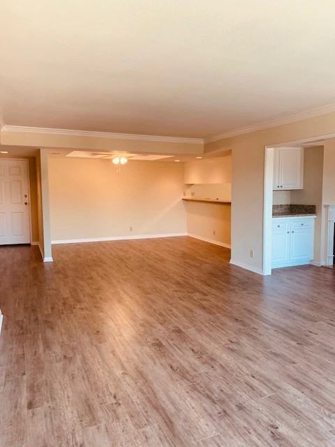 400 N Hollywood Way - Photo 4 of 50