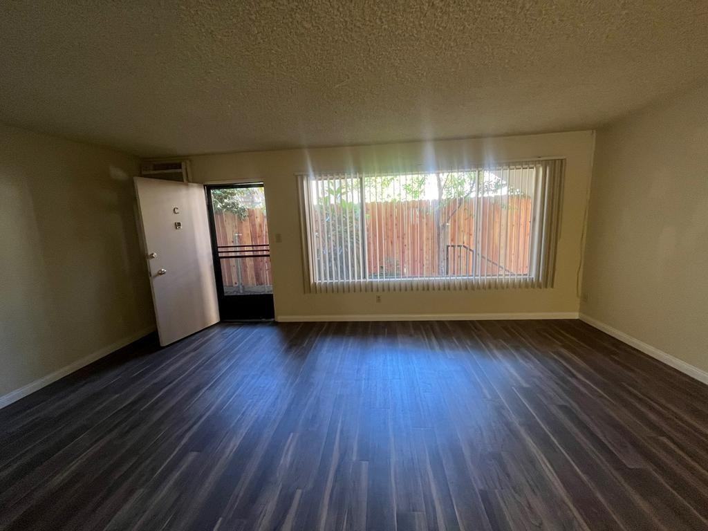 426 East Elmwood - Photo 5 of 26