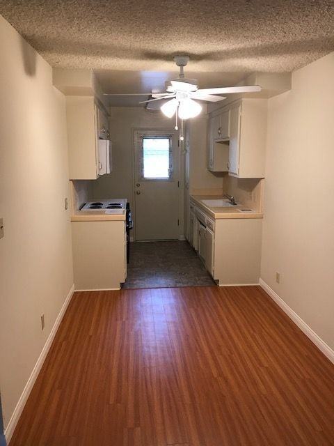 426 East Elmwood - Photo 7 of 26