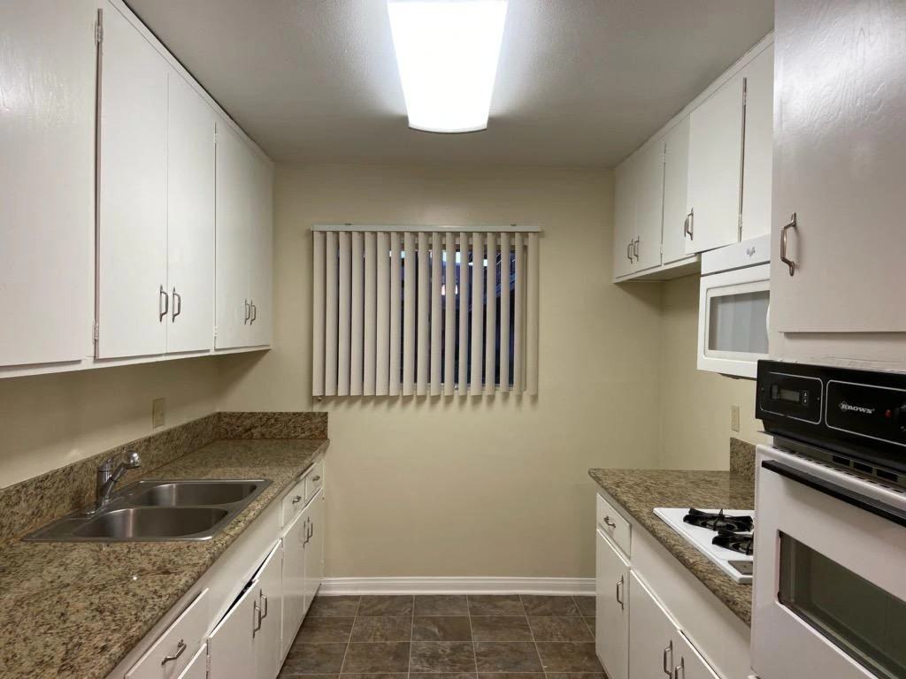 4415 Ocean View Blvd - Photo 6 of 49