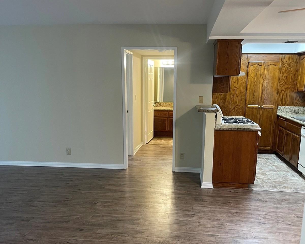 501 East Santa Anita - Photo 4 of 31