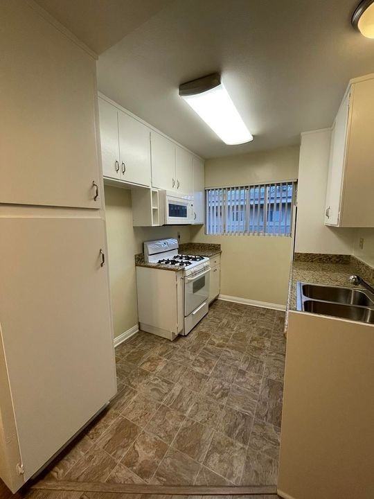 509 E. San Jose - Photo 3 of 28