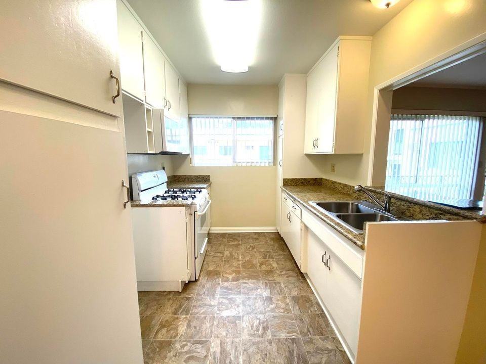 509 E. San Jose - Photo 4 of 28