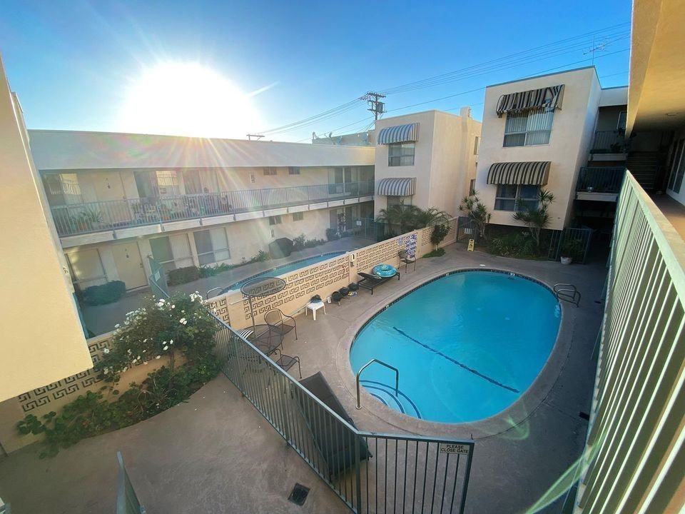 615 E Providencia Ave - Photo 4 of 42