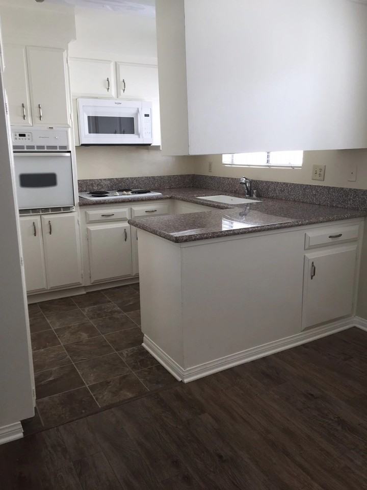 615 E Providencia Ave - Photo 7 of 42