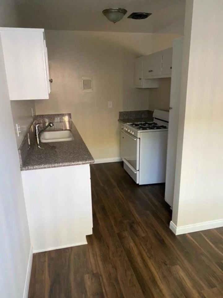 6717 Wilkinson - Photo 7 of 37