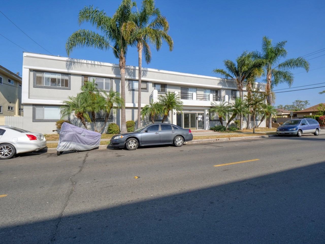 21007 Victor St - Photo 4 of 50