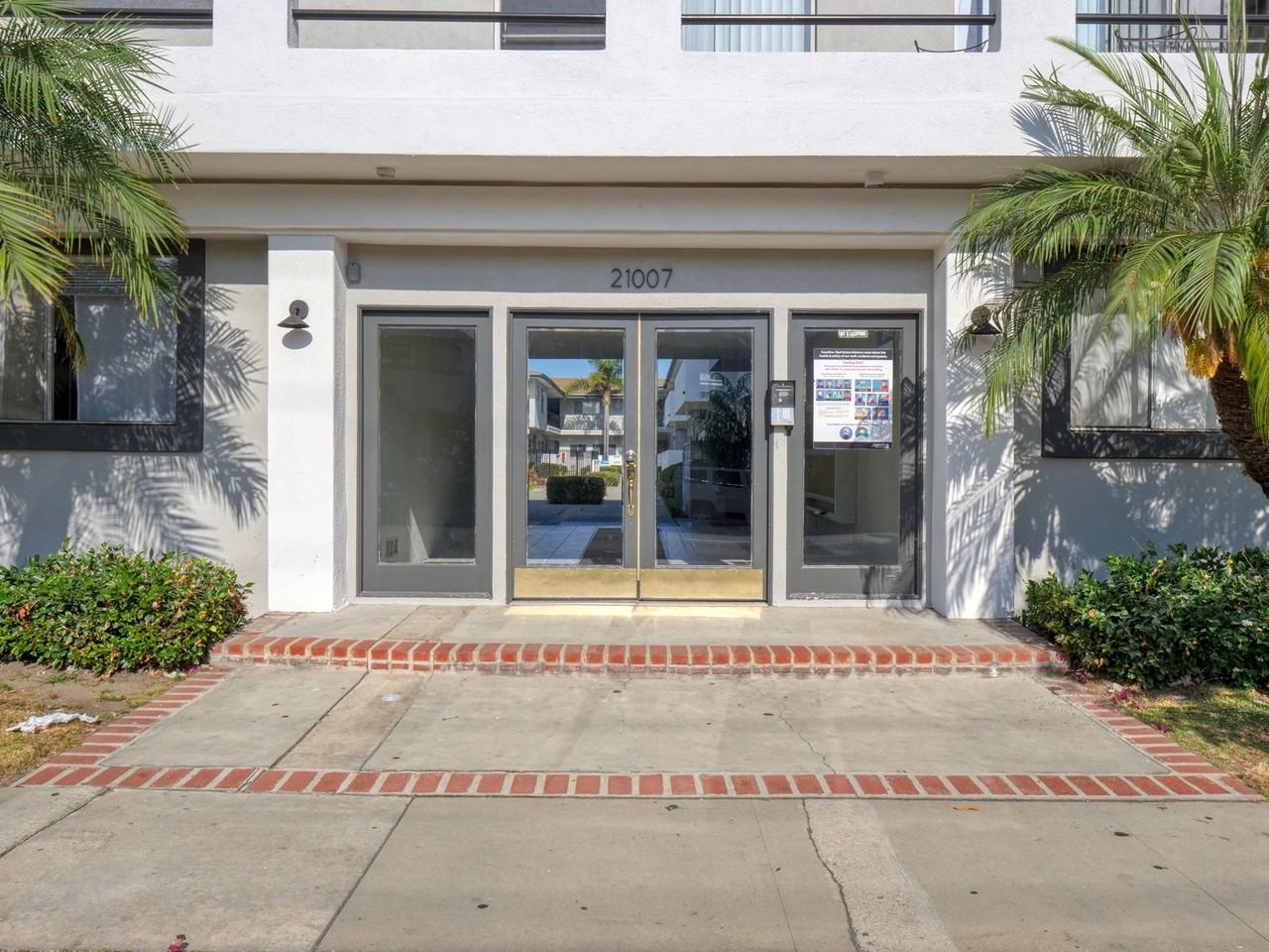 21007 Victor St - Photo 6 of 50