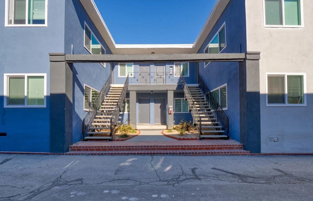 21023 Amie Ave - Photo 4 of 50