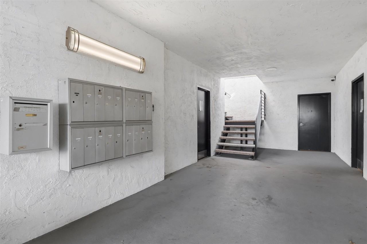 CitiZen Beach Collection on Manhattan - Photo 7 of 21