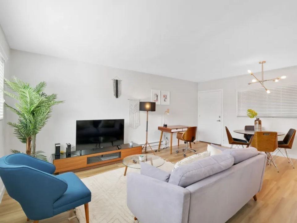 CitiZen Beach Collection on Broadway - Photo 3 of 28