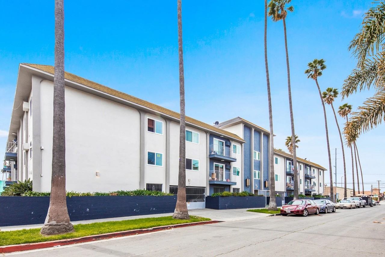 844 W 164th St - Photo 2 of 50