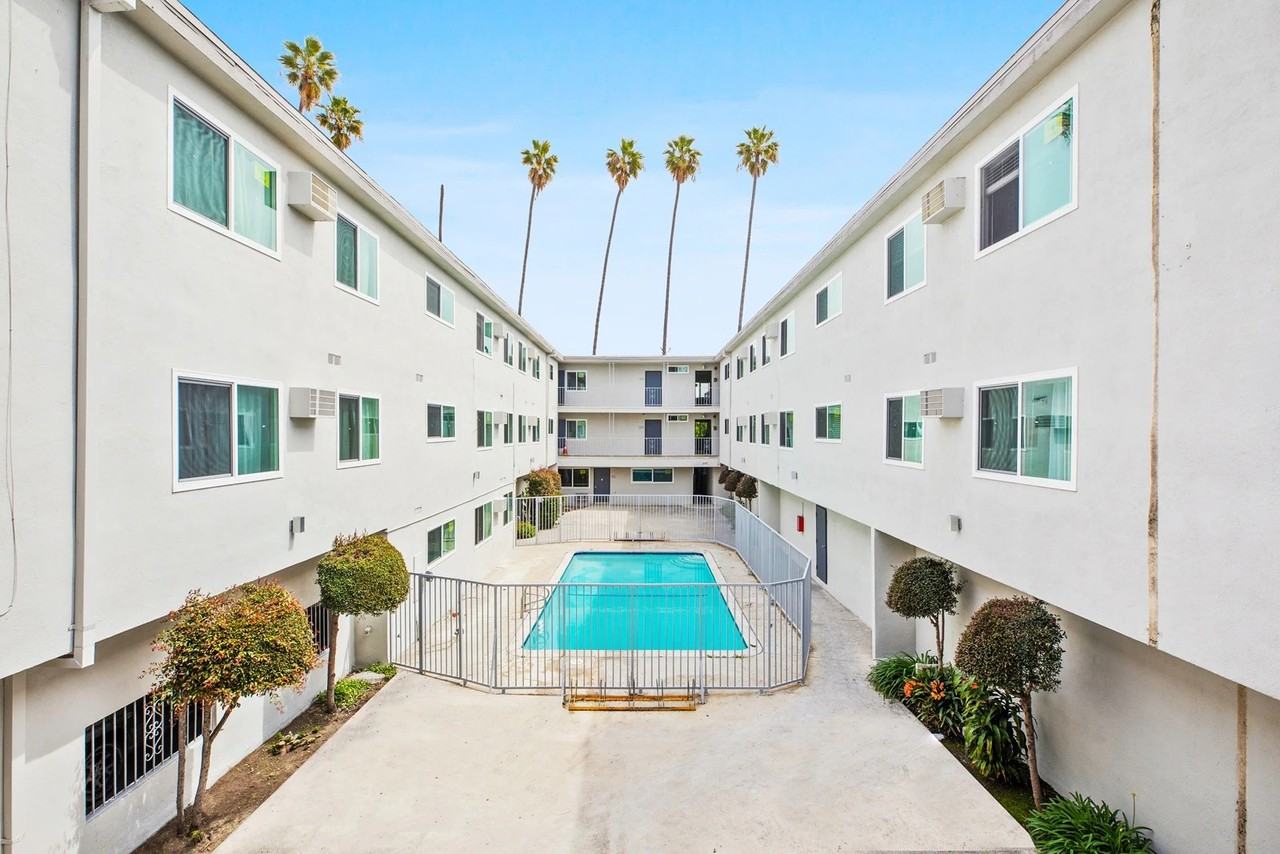 844 W 164th St - Photo 6 of 50