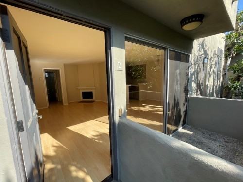 11838 Goshen Ave - Photo 6 of 50