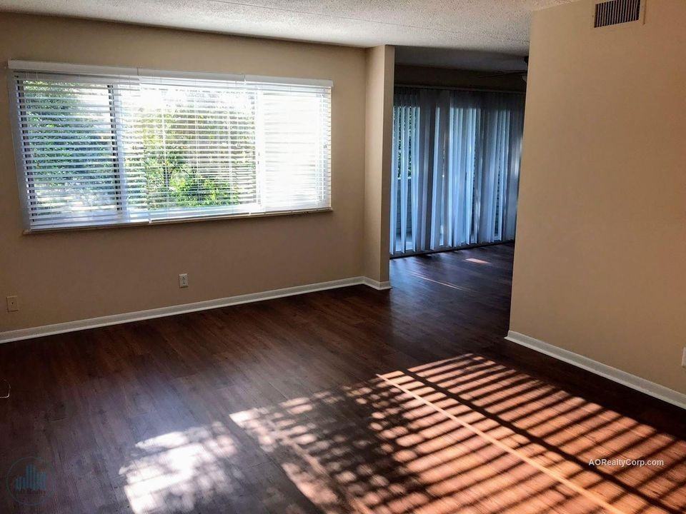 Meadowood Apartments - Photo 3 of 12