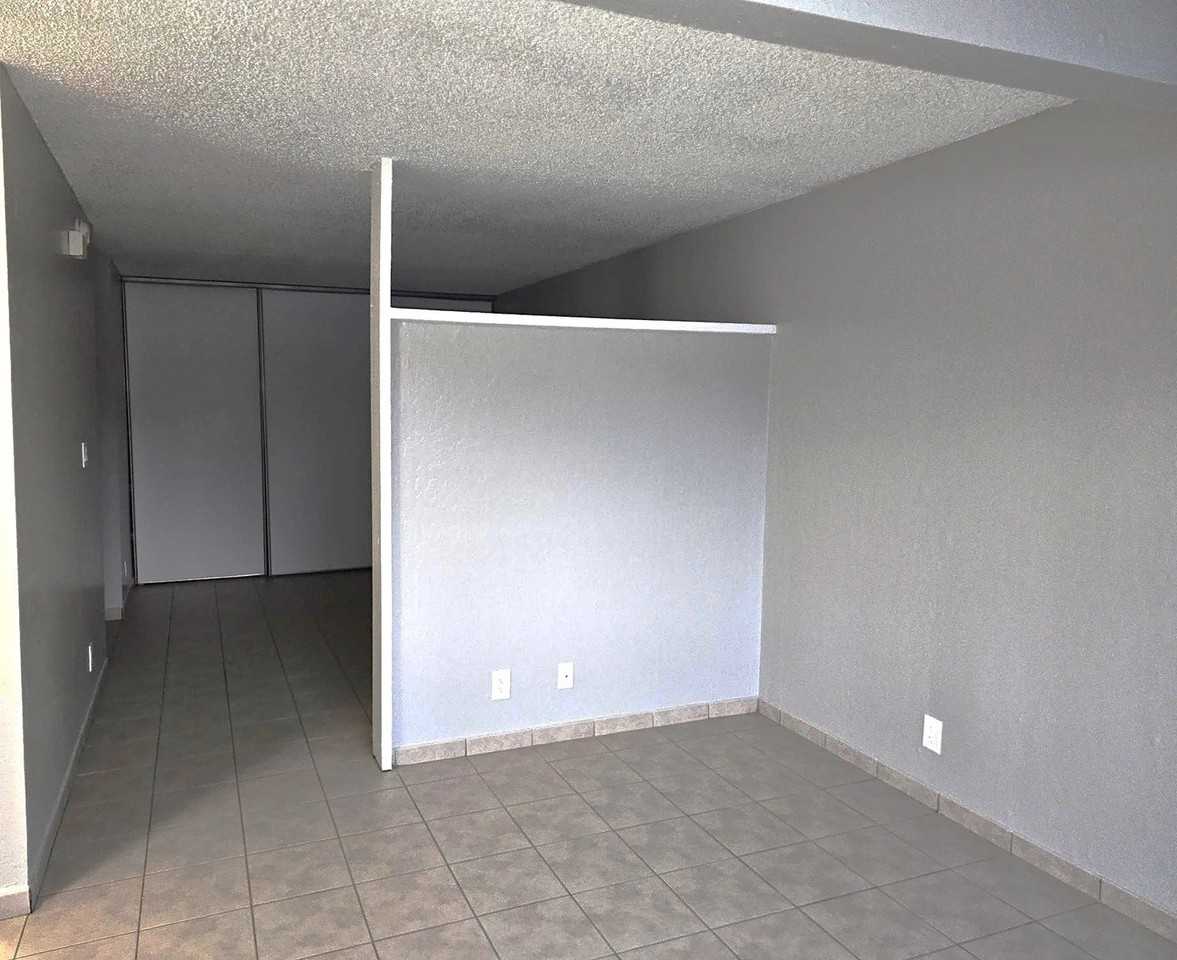 Canal Apartments - Photo 3 of 14