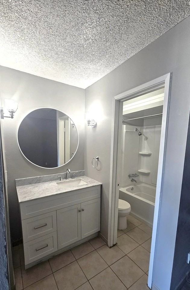 Canal Apartments - Photo 6 of 14