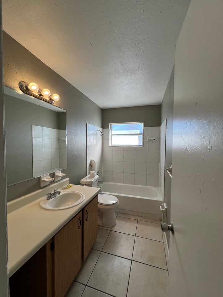 707 Michigan Ct #3 - Photo 6 of 12