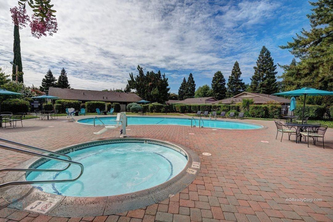 Villa East Apartments - Photo 4 of 38