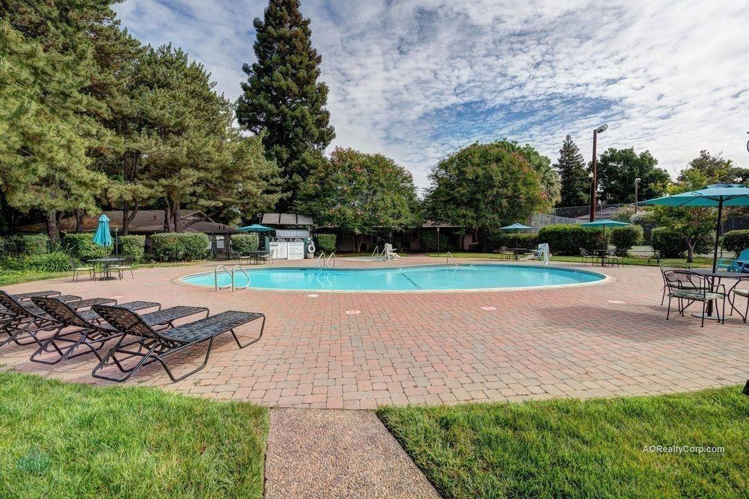 Villa East Apartments - Photo 5 of 38