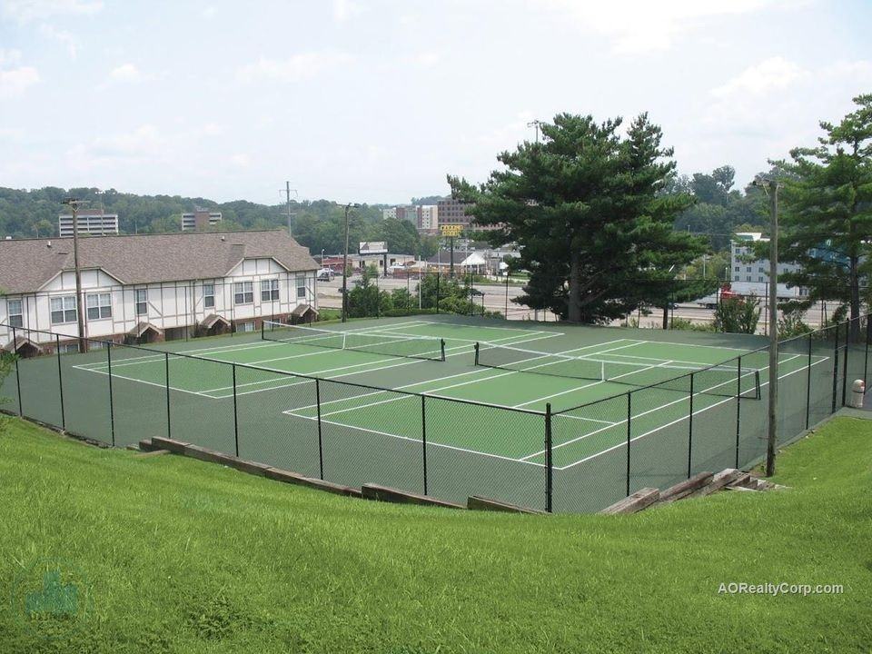 Londontown Apartments - Photo 6 of 15