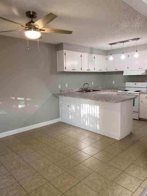 Shasta Villa Apartments - Photo 3 of 22