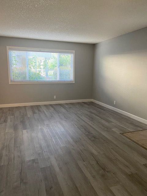 Shasta Villa Apartments - Photo 6 of 22