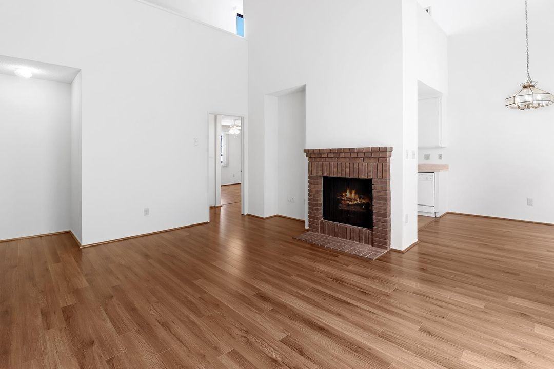 1254 Saltair Avenue, - Photo 5 of 50