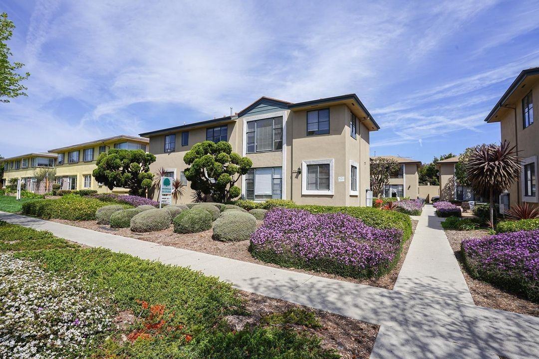 3186-92 Barrington Avenue, - Photo 2 of 28