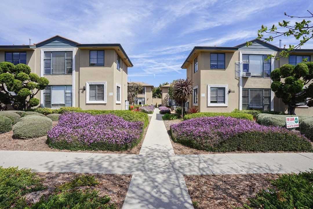 3186-92 Barrington Avenue, - Photo 3 of 28