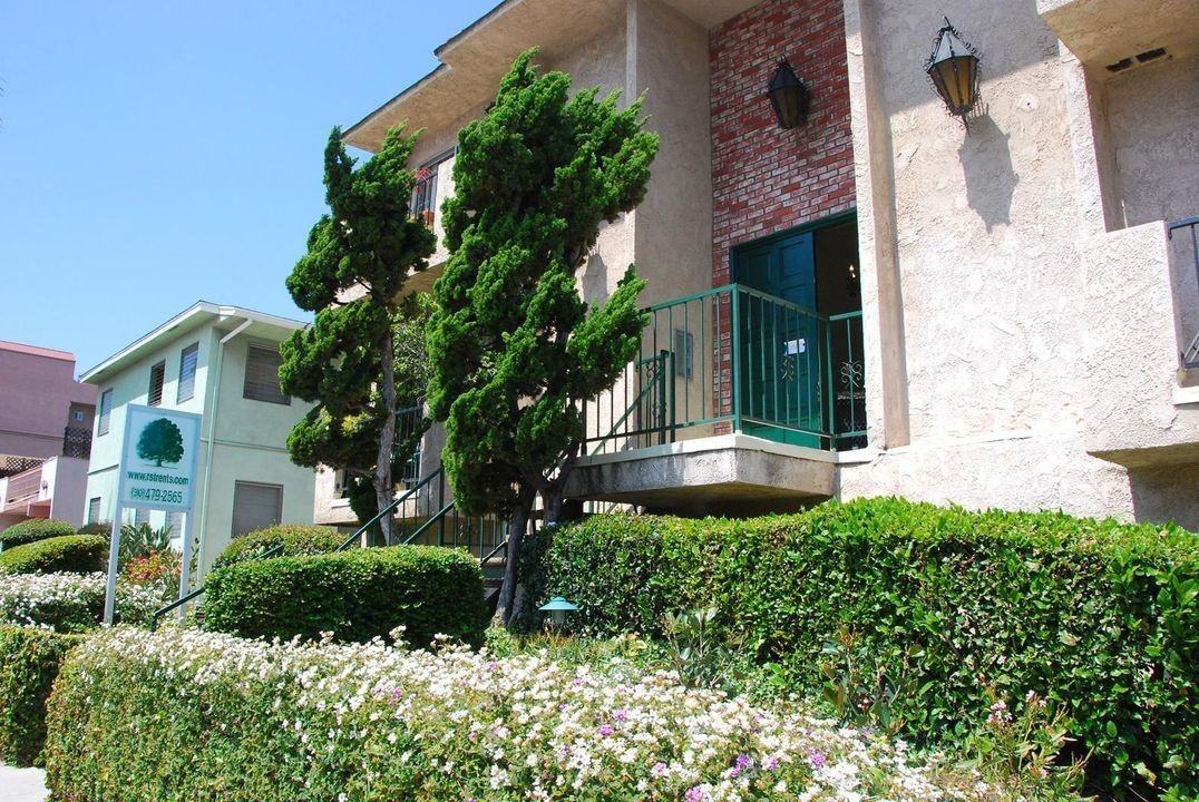 1530 Corinth Avenue, - Photo 2 of 50