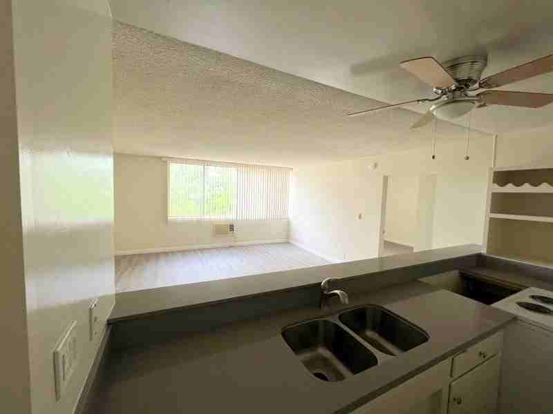 11139 Acama Street, - Photo 7 of 32