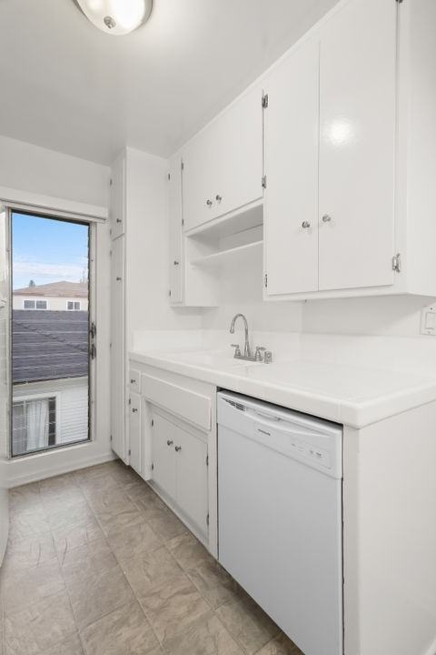 1747 Franklin Street, - Photo 6 of 50