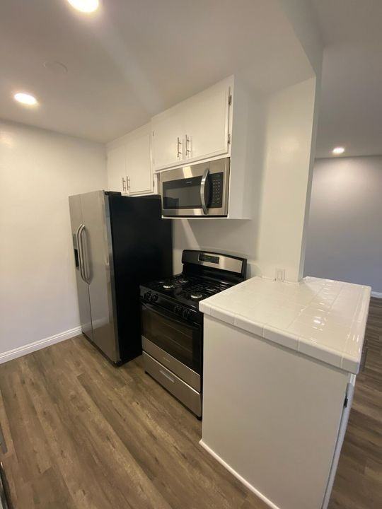 439 St. Andrews Place, - Photo 3 of 26