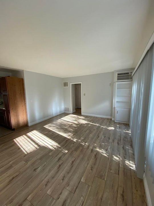 439 St. Andrews Place, - Photo 4 of 26