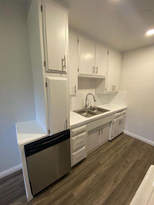 439 St. Andrews Place, - Photo 7 of 26