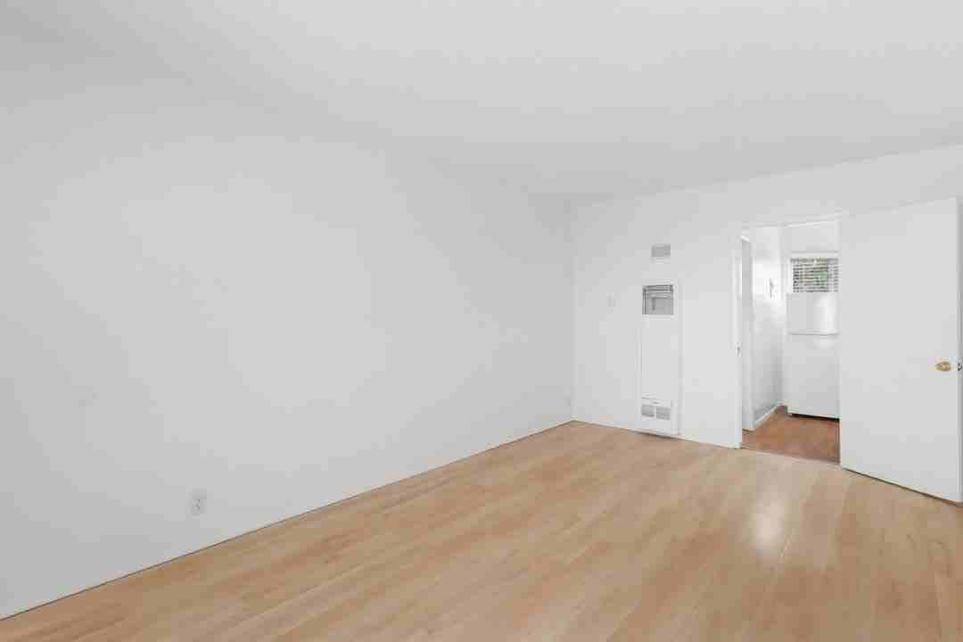 1641 Westgate Avenue, - Photo 7 of 33