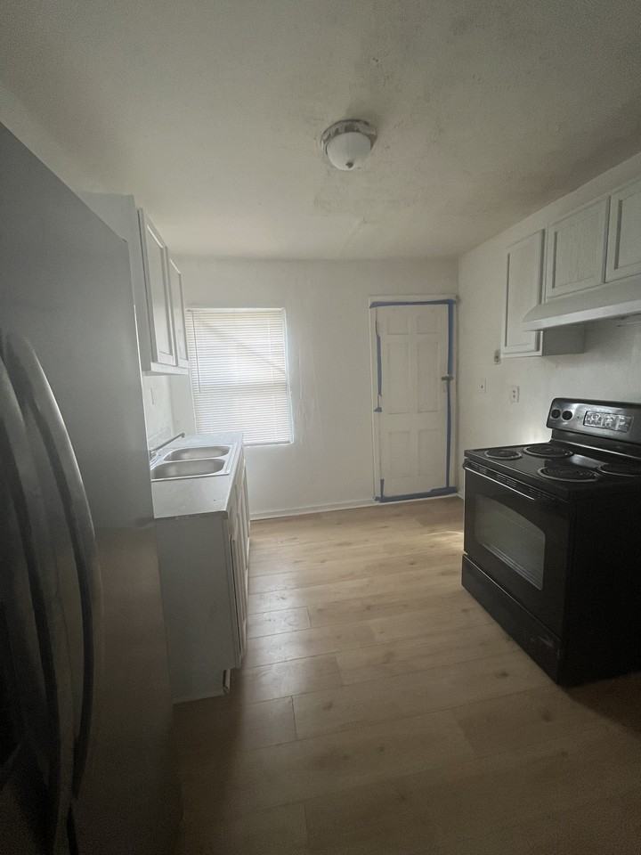 11 Emmons Pl #11 - Photo 3 of 8
