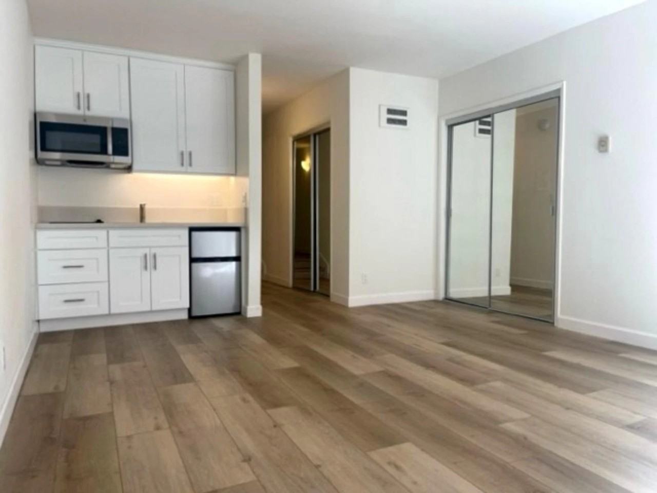 1419 Bentley Avenue, - Photo 3 of 50