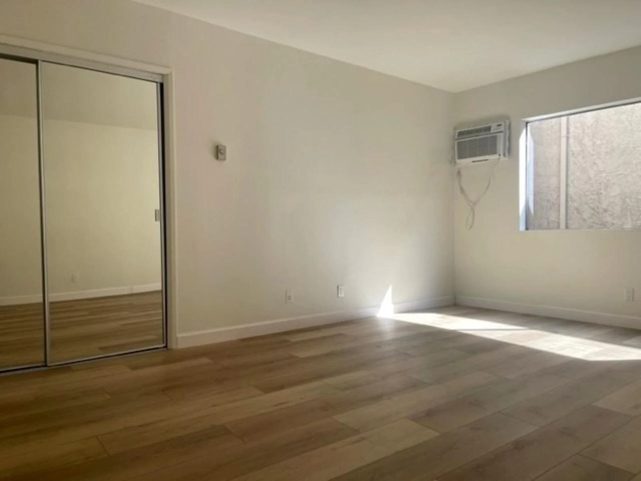 1419 Bentley Avenue, - Photo 6 of 50