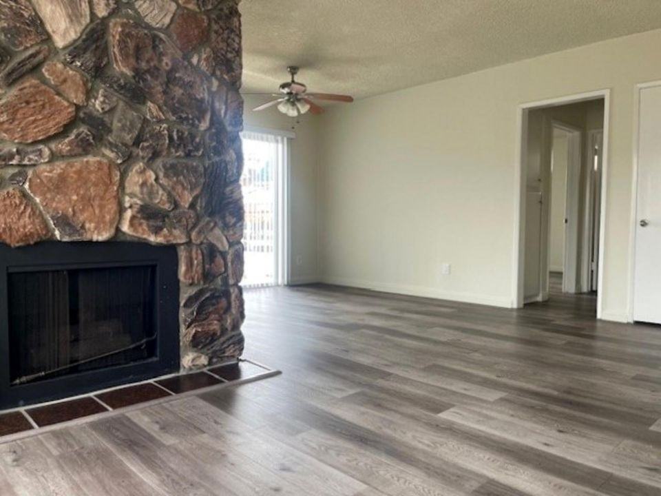 1524 Bundy Drive, - Photo 2 of 30