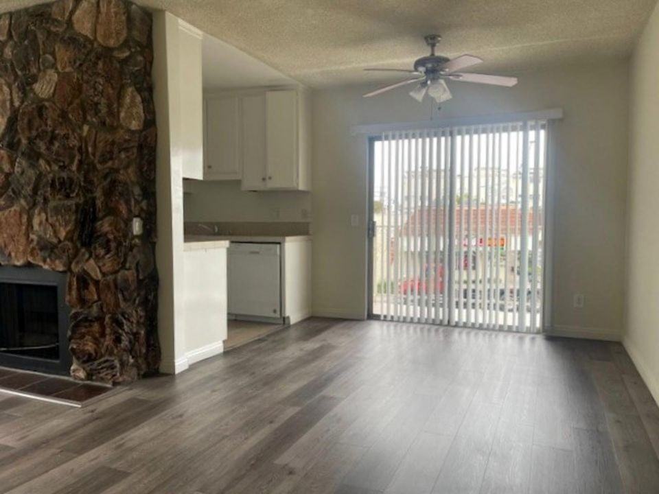 1524 Bundy Drive, - Photo 4 of 30