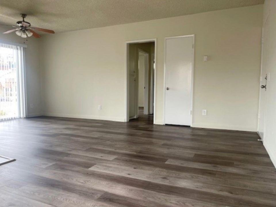 1524 Bundy Drive, - Photo 5 of 30