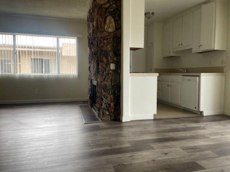 1524 Bundy Drive, - Photo 7 of 30