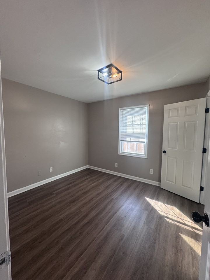 3221 Summit Ave #B - Photo 3 of 16