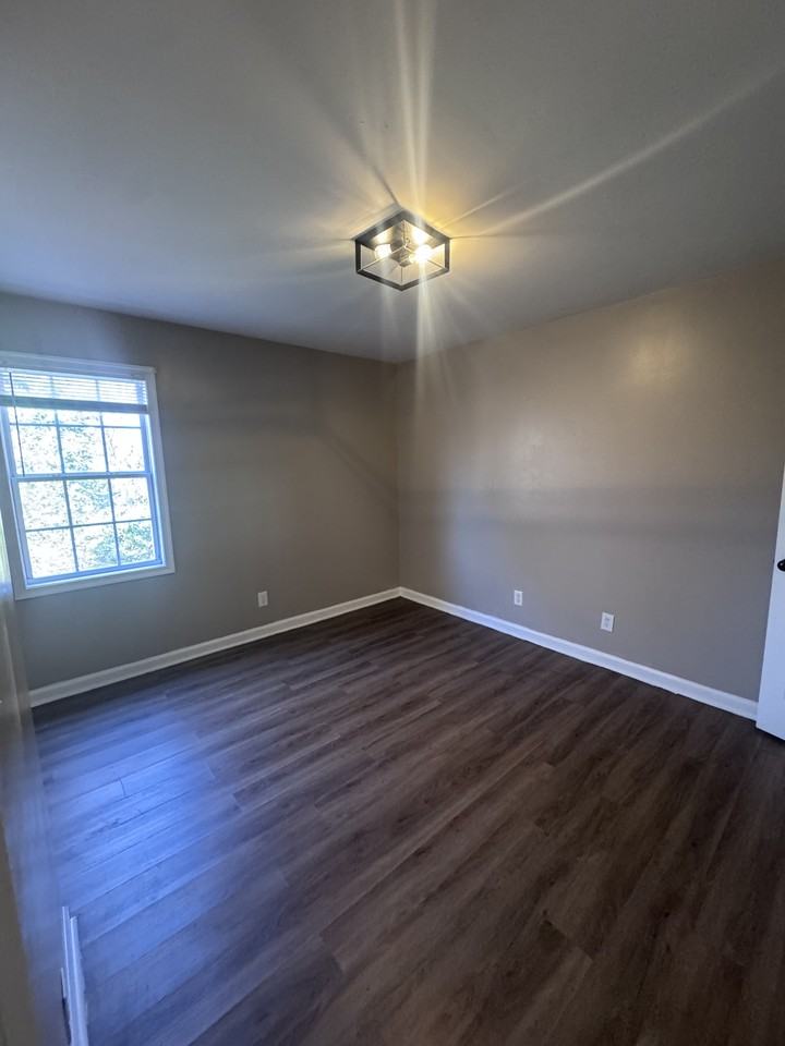 3221 Summit Ave #B - Photo 7 of 16