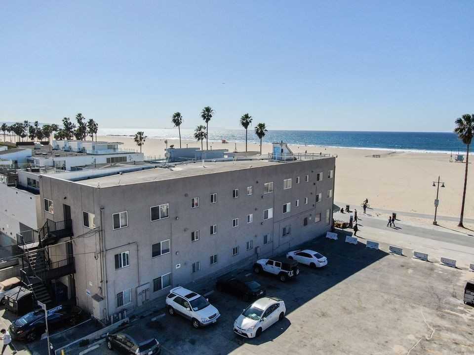 615 Ocean Front Walk, - Photo 4 of 50