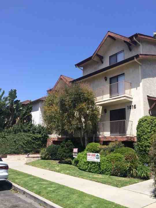 1816 Purdue Avenue, - Photo 3 of 50