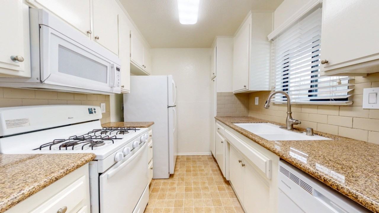 1816 Purdue Avenue, - Photo 7 of 50