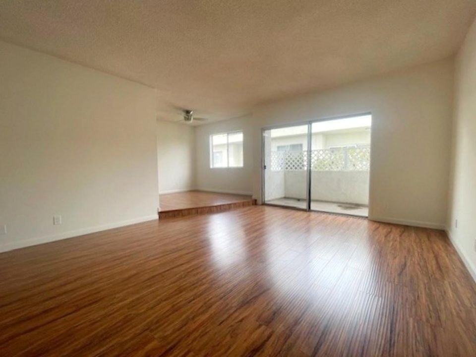 11840 Gorham Avenue, - Photo 5 of 50